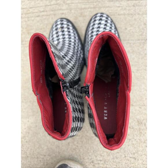 Very Volatile Los Angeles Booties White & Black Size 9 - Picture 6 of 8